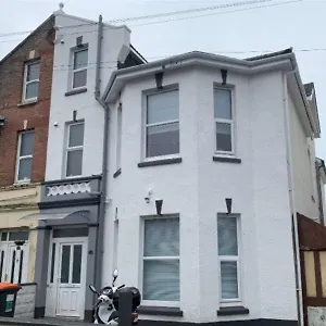 2* Hotel Oyo Carlton Road